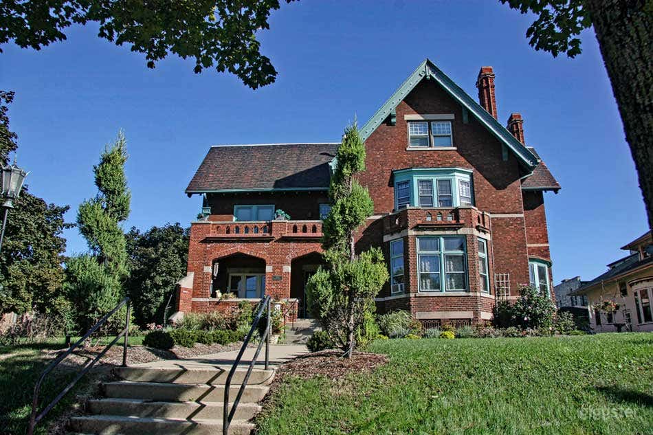 1st Floor Hotel Venue - Dining Room | Nook Space | Living Room | Library  Photo 1