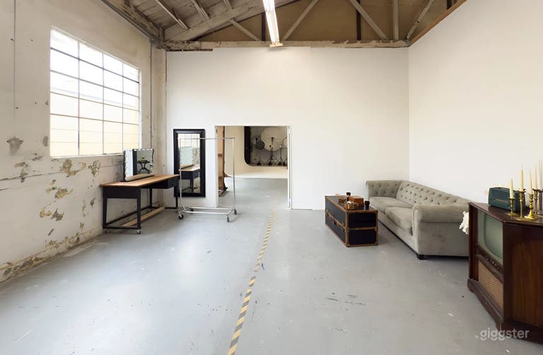 Bright Industrial Daylight Studio with Warehouse Windows 
