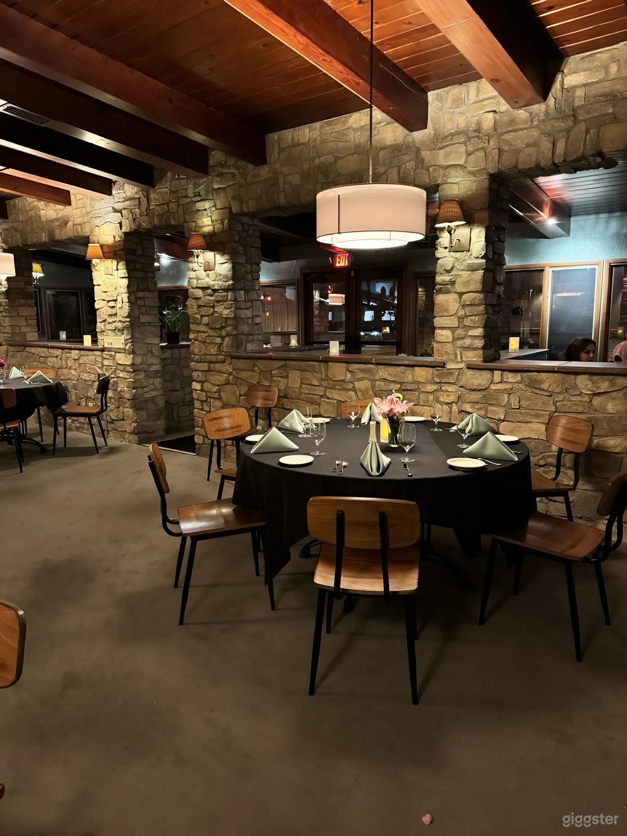 Stylish Italian Dinner Venue with Lounge, Patio & Live Music Photo 3