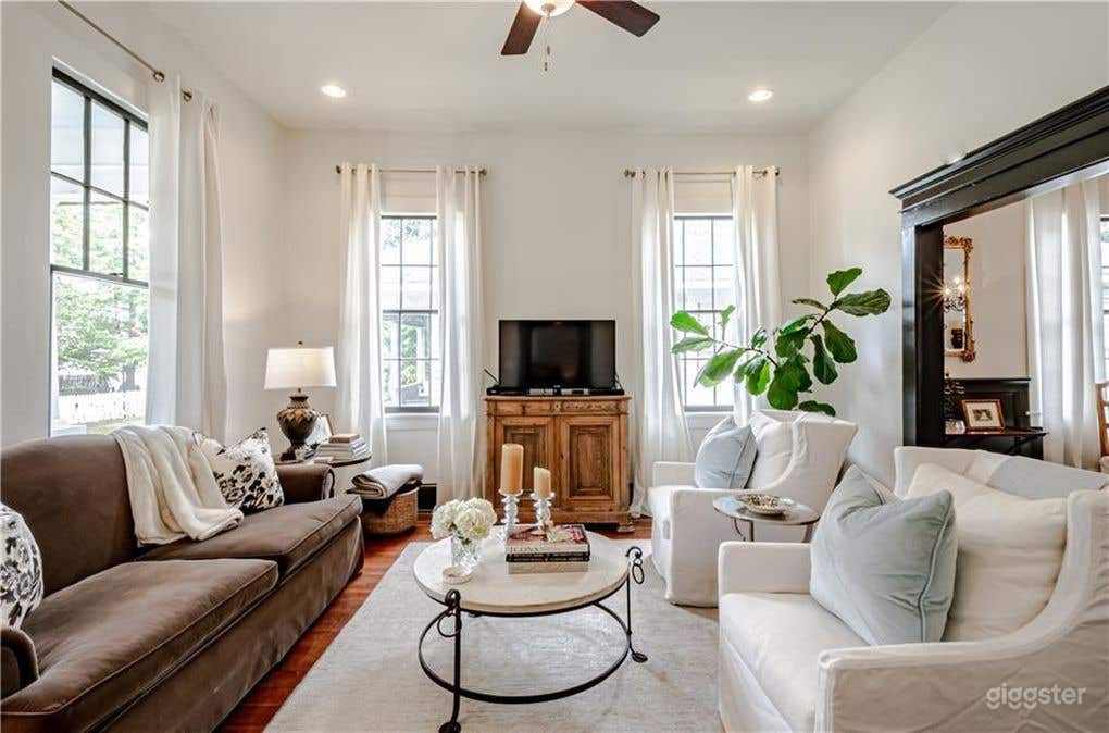 Historic 1915 Creole Cottage Photo 2