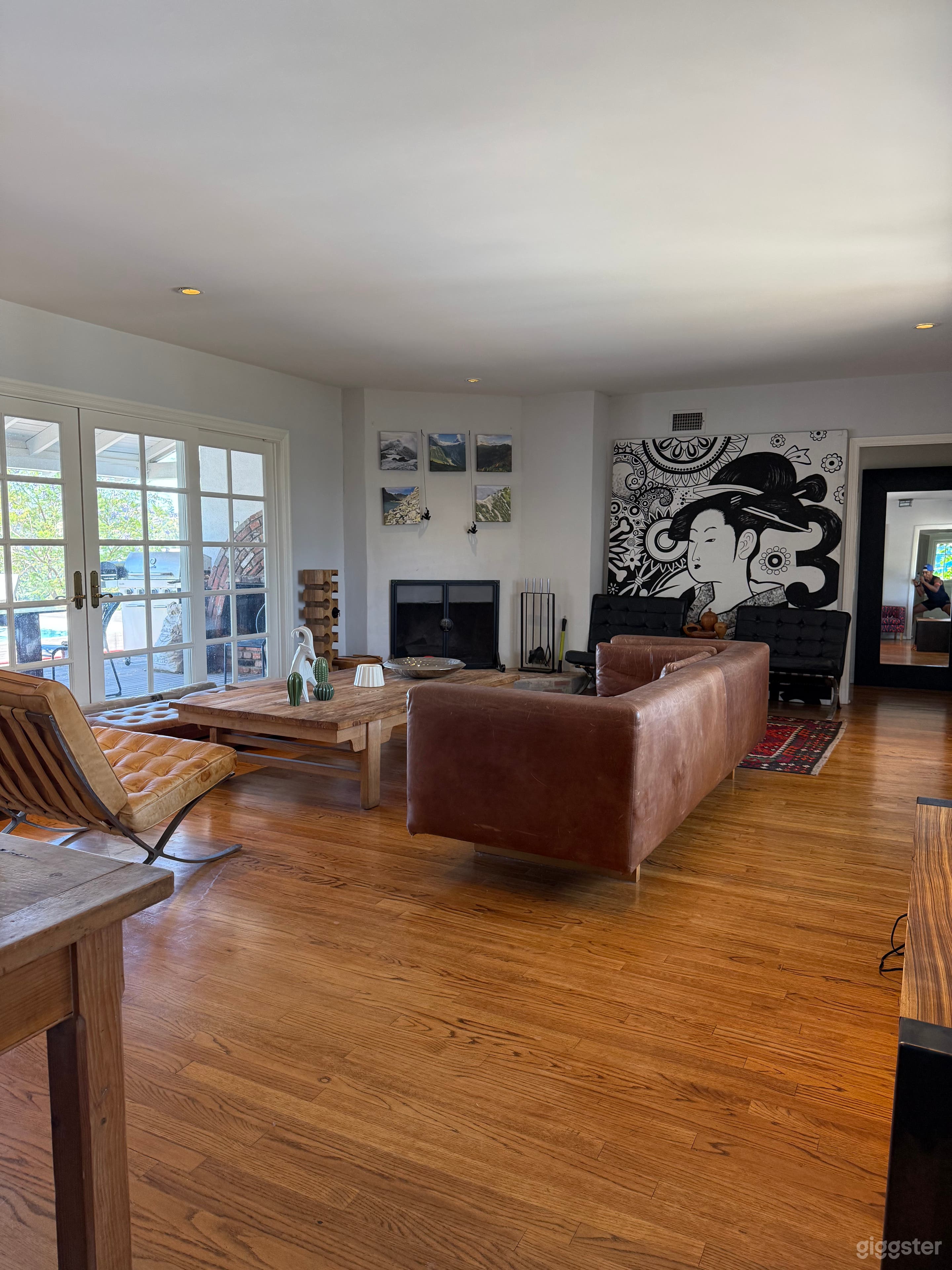 Mountain top ranch home in nature setting Photo 2