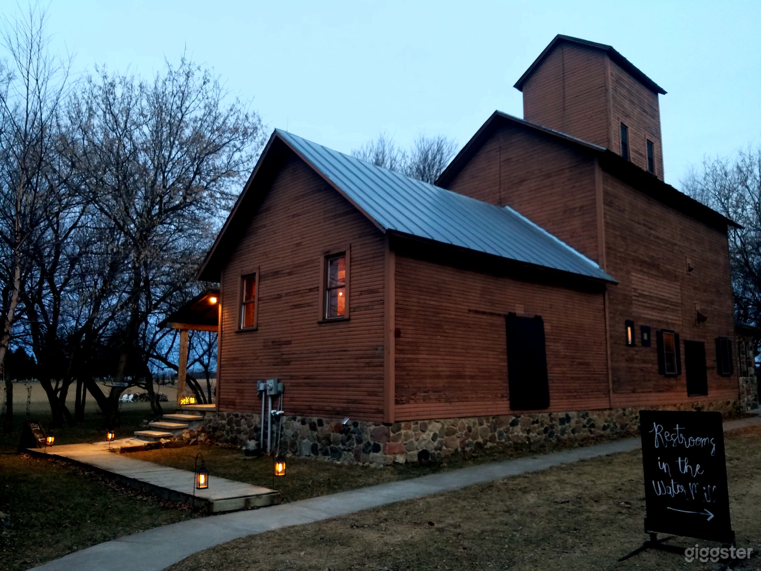 1900's Mill Lodge 4 stories tall- 