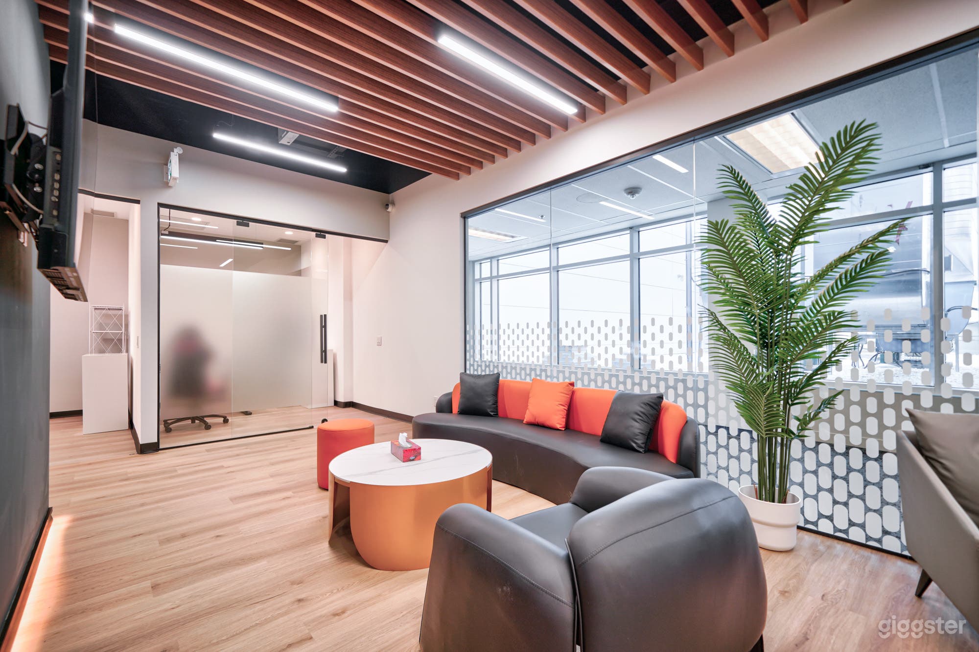 Modern and Spacious Hub Space Photo 2