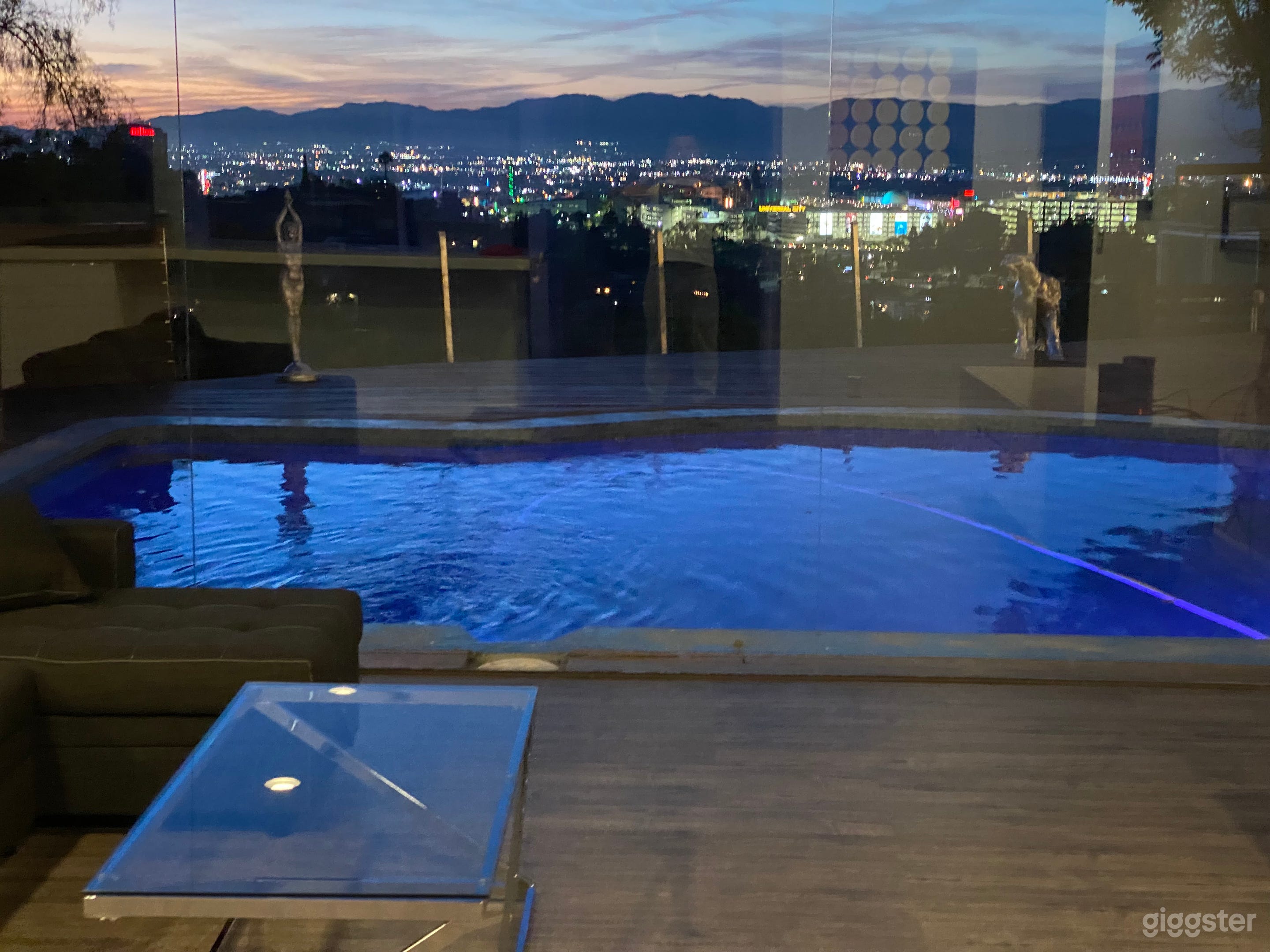 Hollywood Hills Villa Photo 3