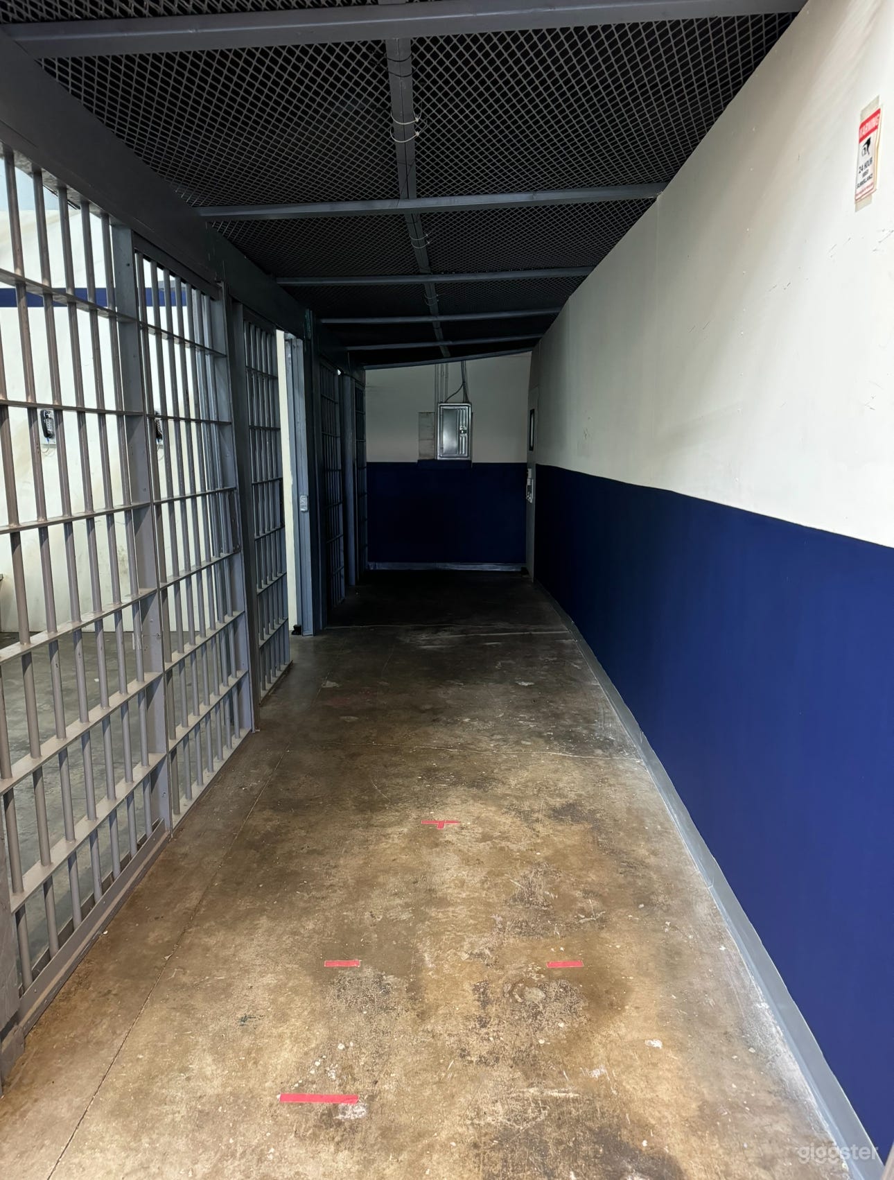 ATL Jail Cell/Police Station/Interrogation/Electrocution Photo 2
