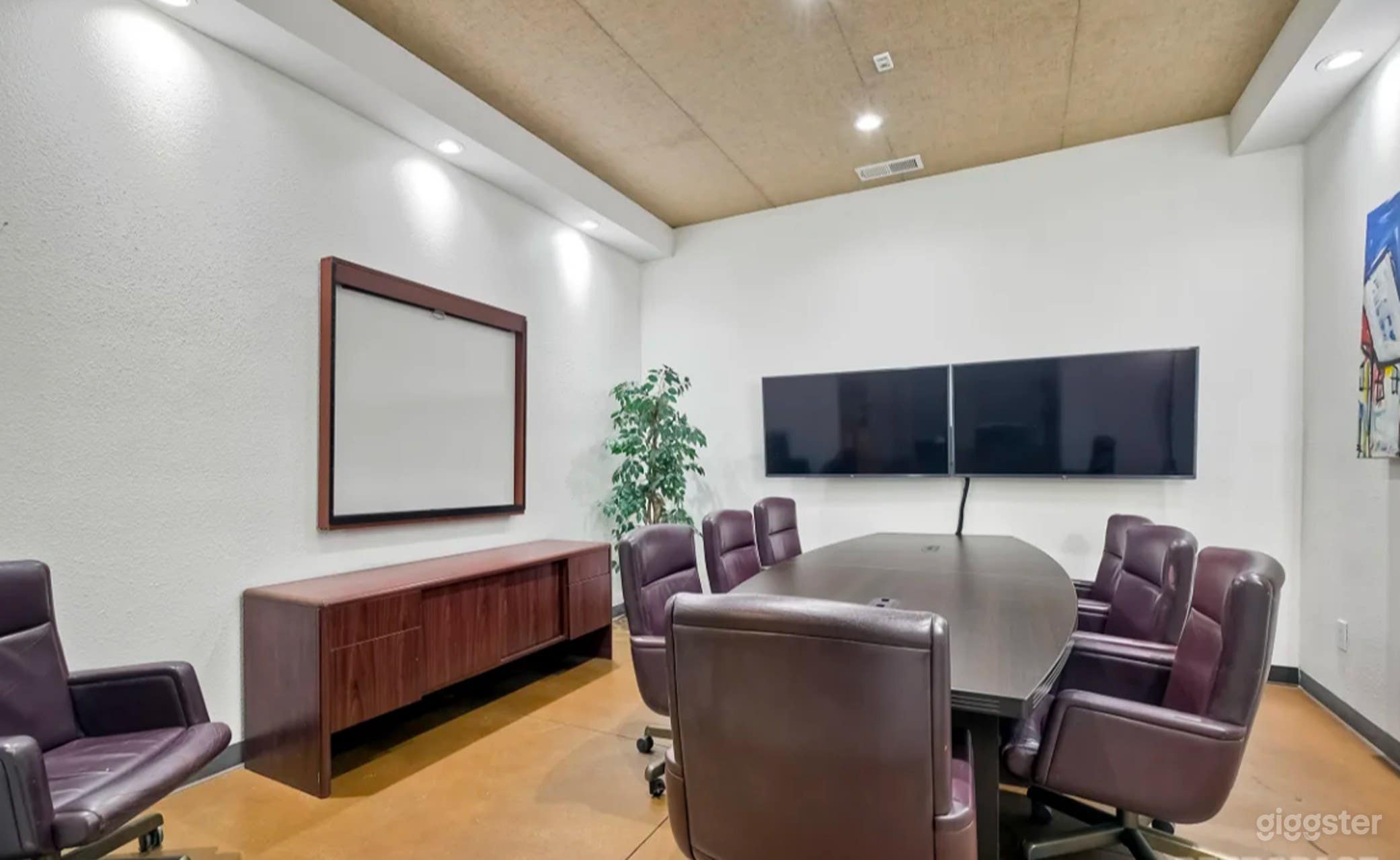 Professional, Private Meeting Space Close To Palomar Airport Photo 2