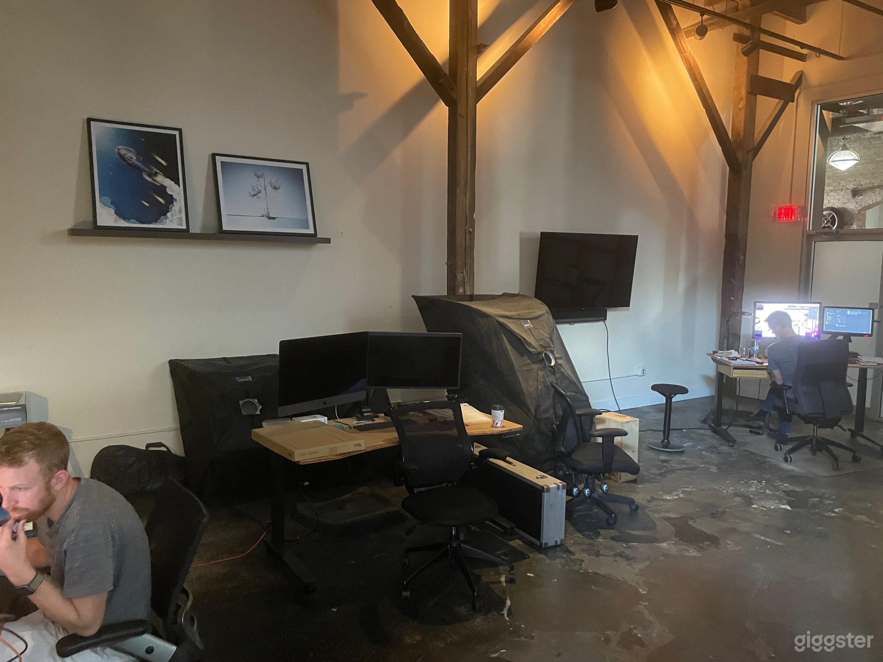 Creative Production &amp; Post-Production Studio Photo 4