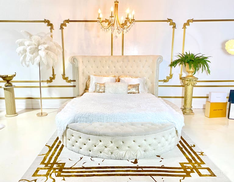  The Luxe Galore Studio 