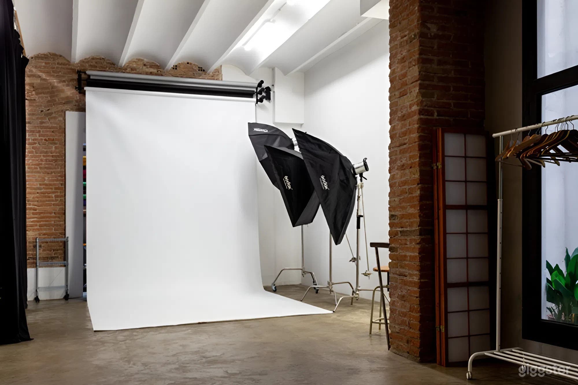 Alquiler de estudio de fotografía versátil en Barcelona Photo 3