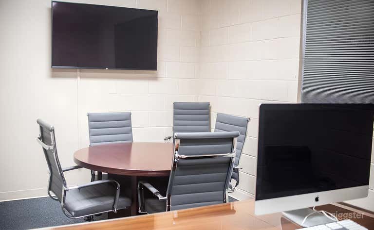  Small Office/Meeting Space 