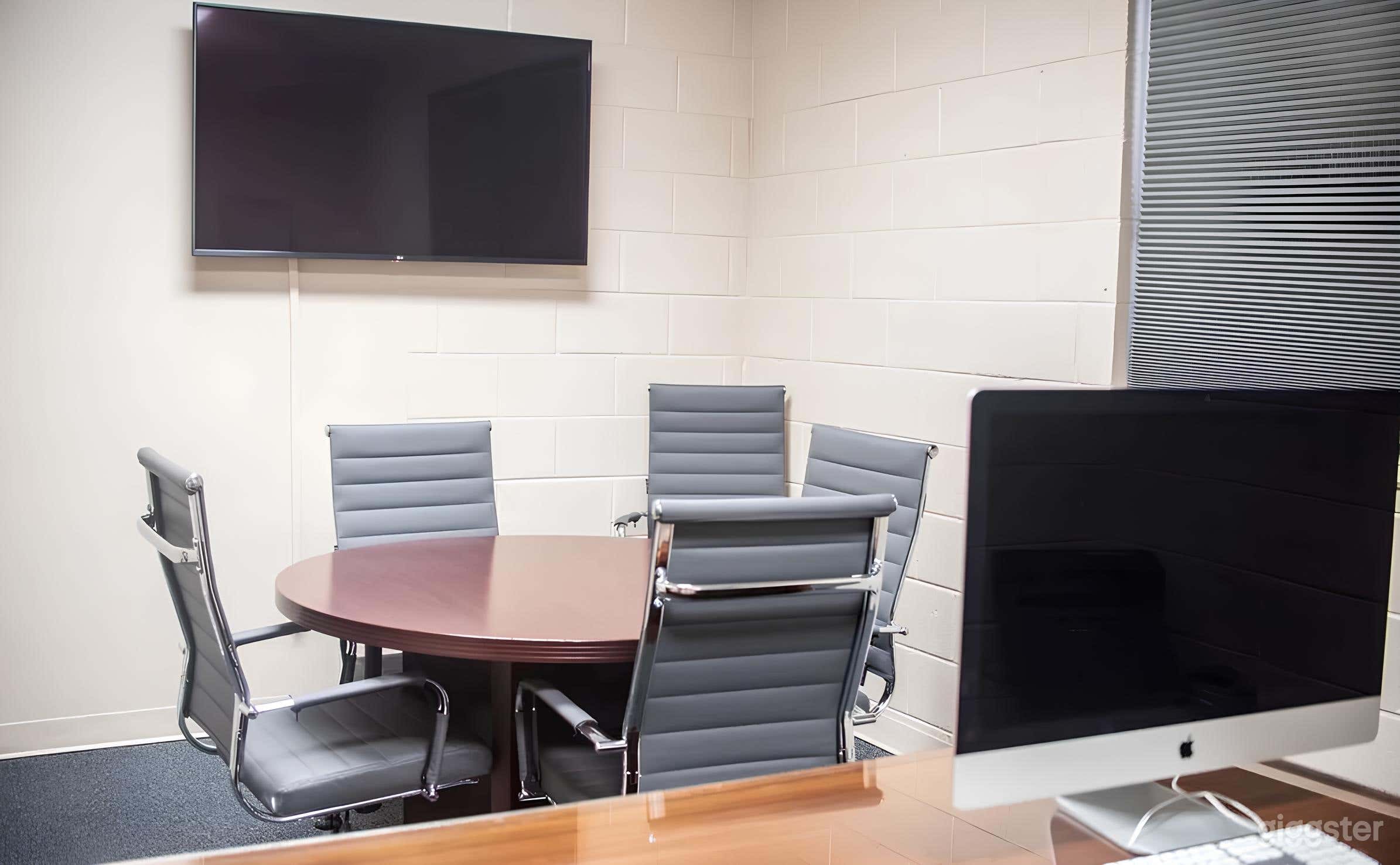 Small Office/Meeting Space Photo 1