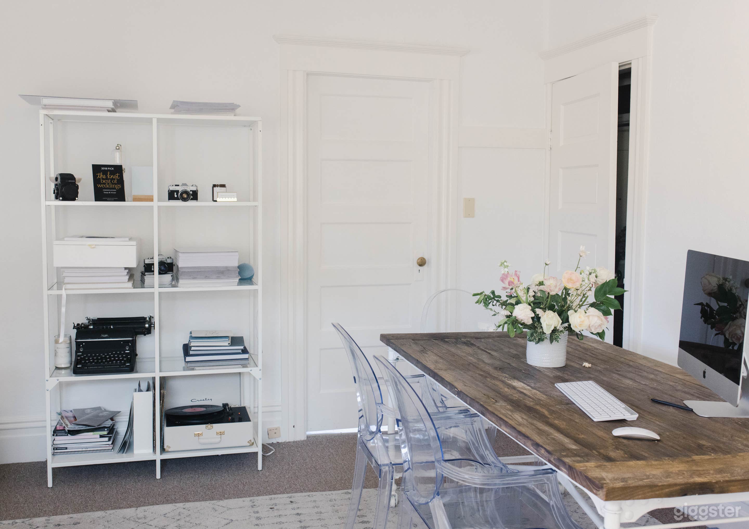 Downtown Victorian Upper Suite Photo 1