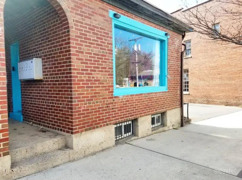 Whimsical Tea House With Amazing Natural Light Photo 2