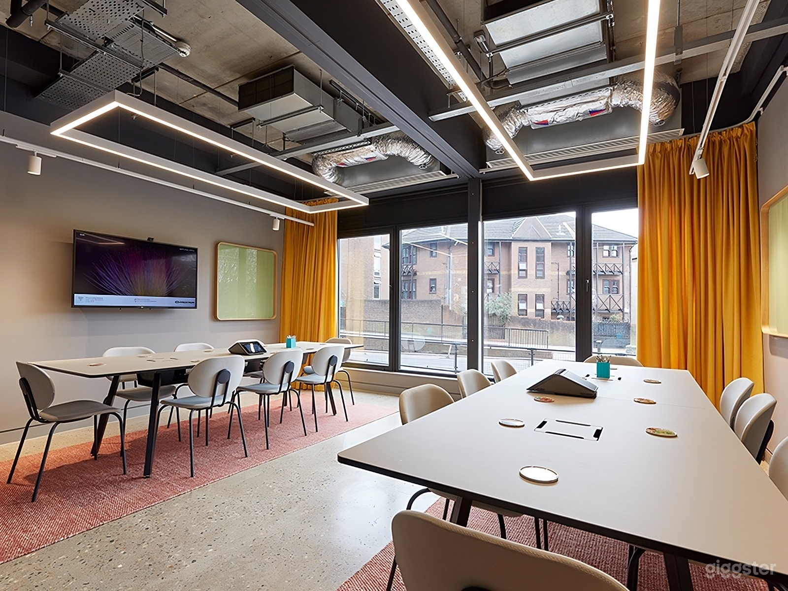 Wood Green 0M1 &amp; 0M2 Photo 1