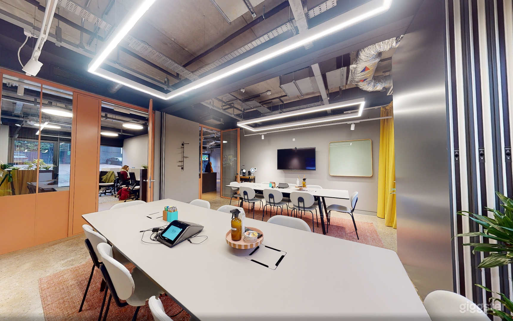 Wood Green 0M1 &amp; 0M2 Photo 3