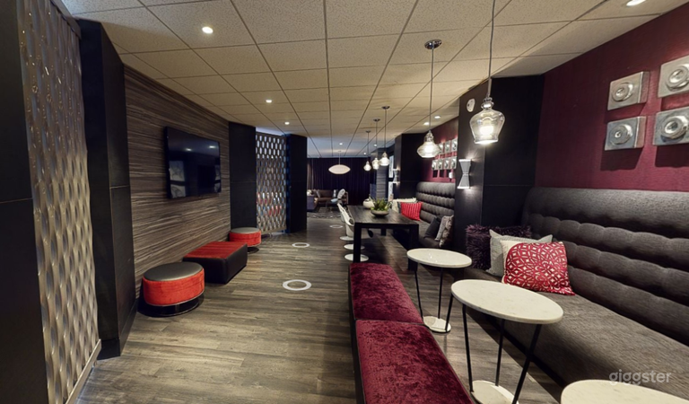  Trendy Lounge in Southwest Waterfront 