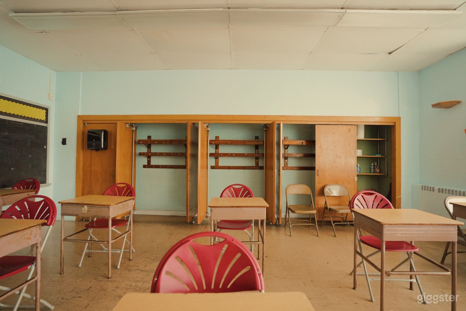 Classic School w/ Vintage Gym &amp; Classrooms Photo 4