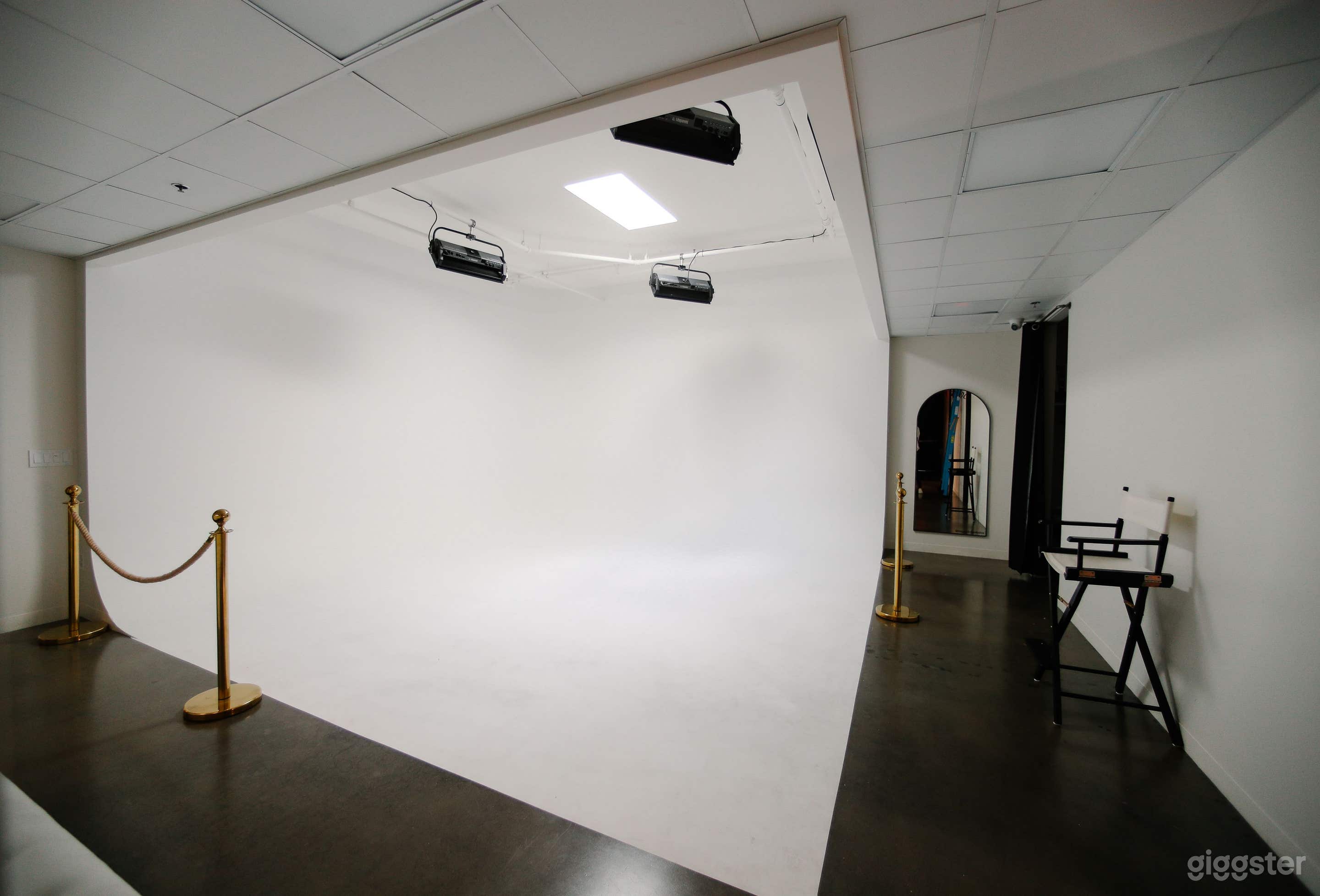 Stylish Studio Spaces for Creatives in Phoenix - BUYOUT Photo 3