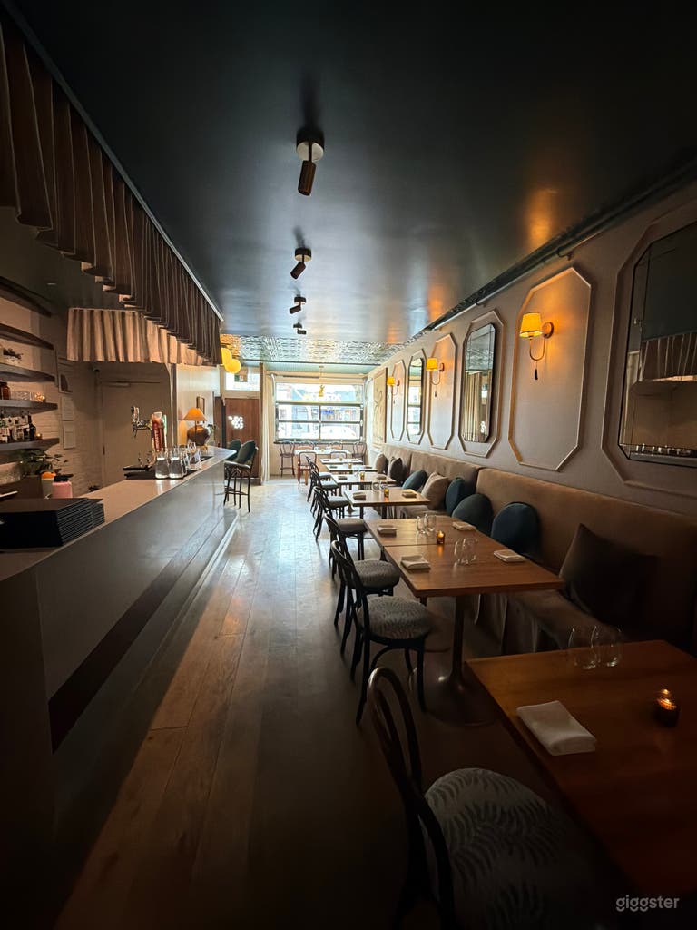  Restaurante inspirado en la Riviera Francesa en el Viejo Toronto 