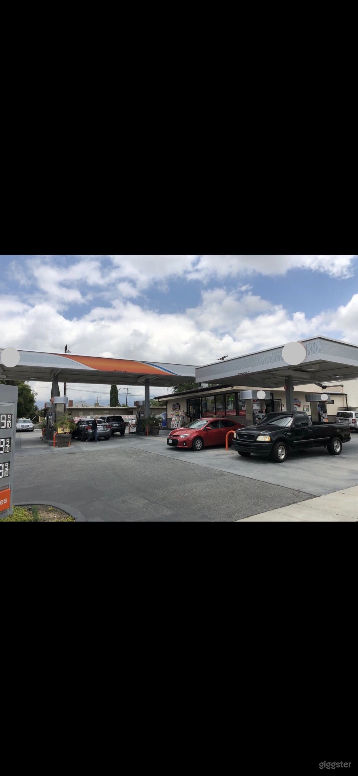 Clean and well-maintained neighborhood Gas Station Photo 3