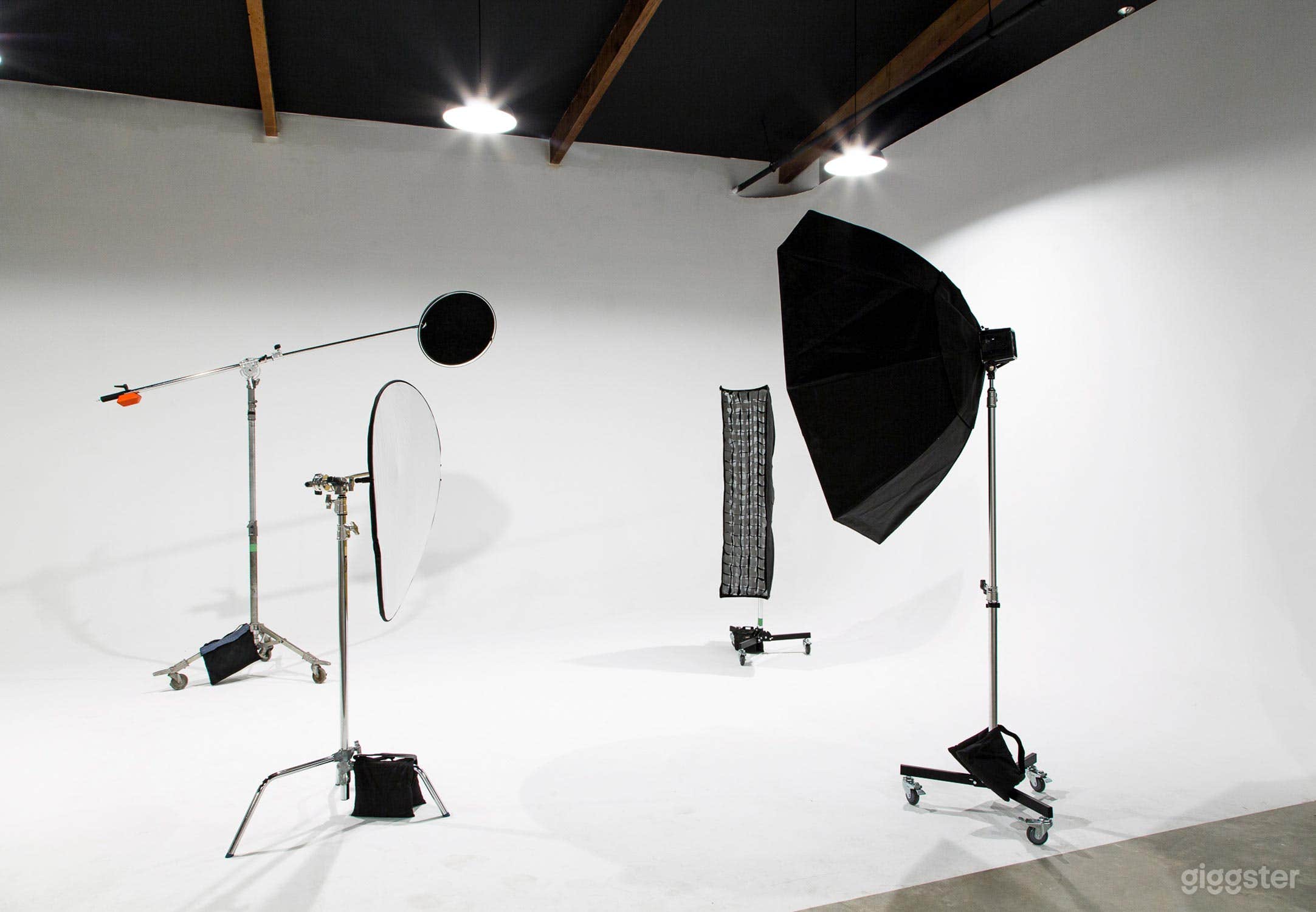 Well-equipped Cyclorama Studio in Phoenix Photo 1