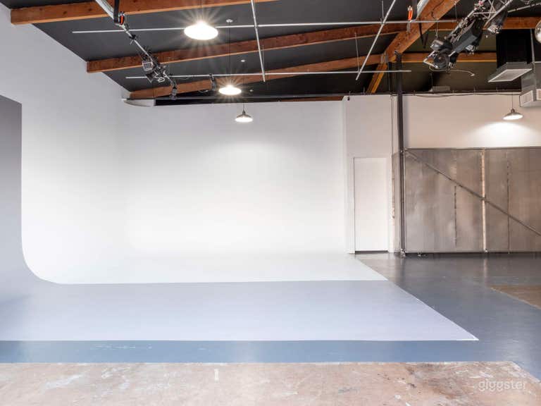  Well-equipped Cyclorama Studio in Phoenix 