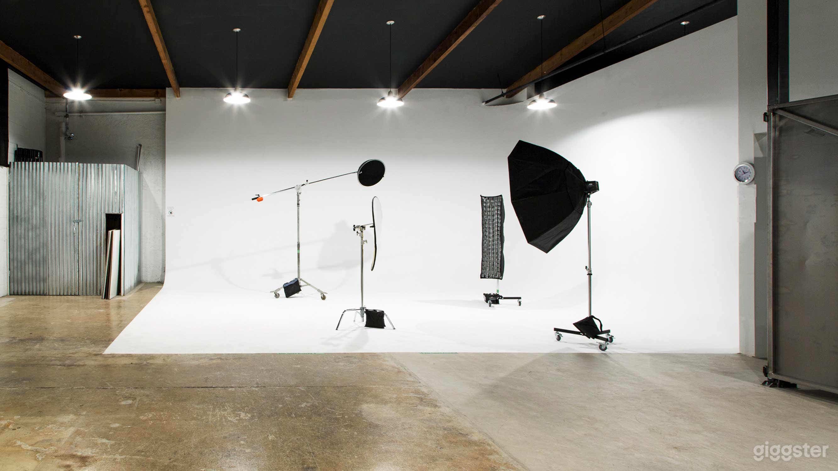 Well-equipped Cyclorama Studio in Phoenix Photo 4