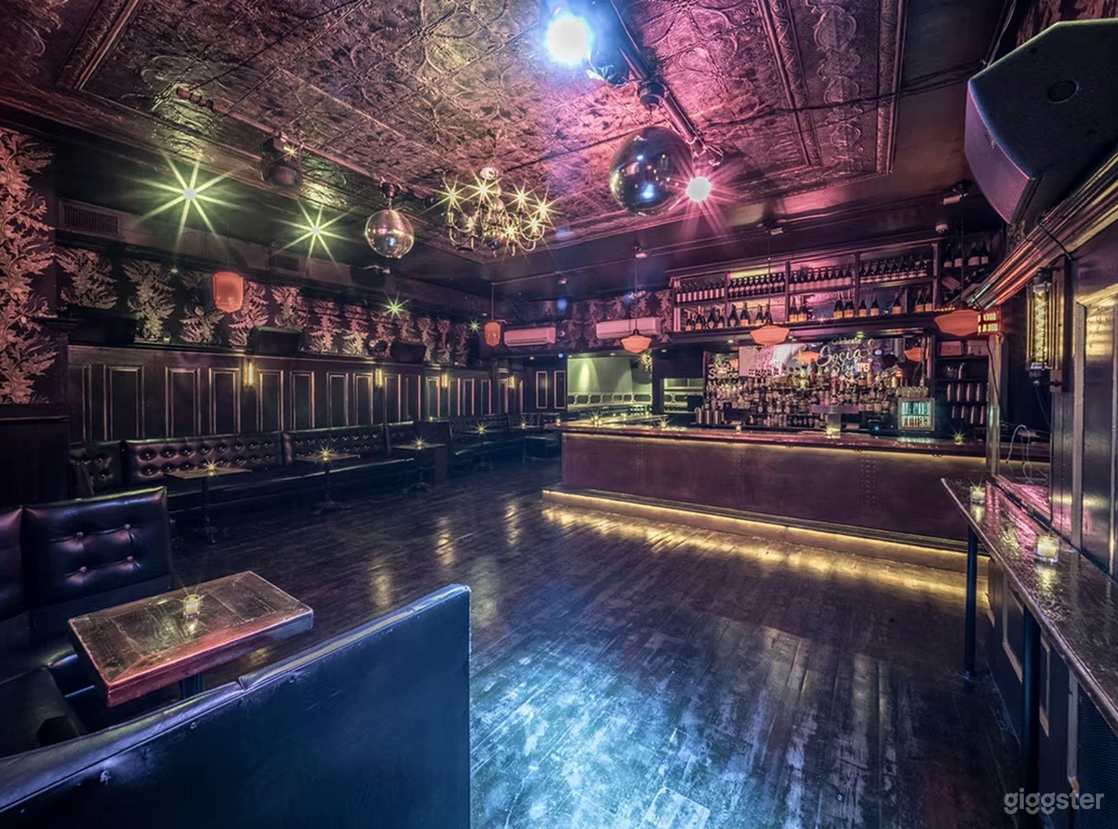 Bonbonniere – Exclusive Lower-Level VIP Lounge Photo 4