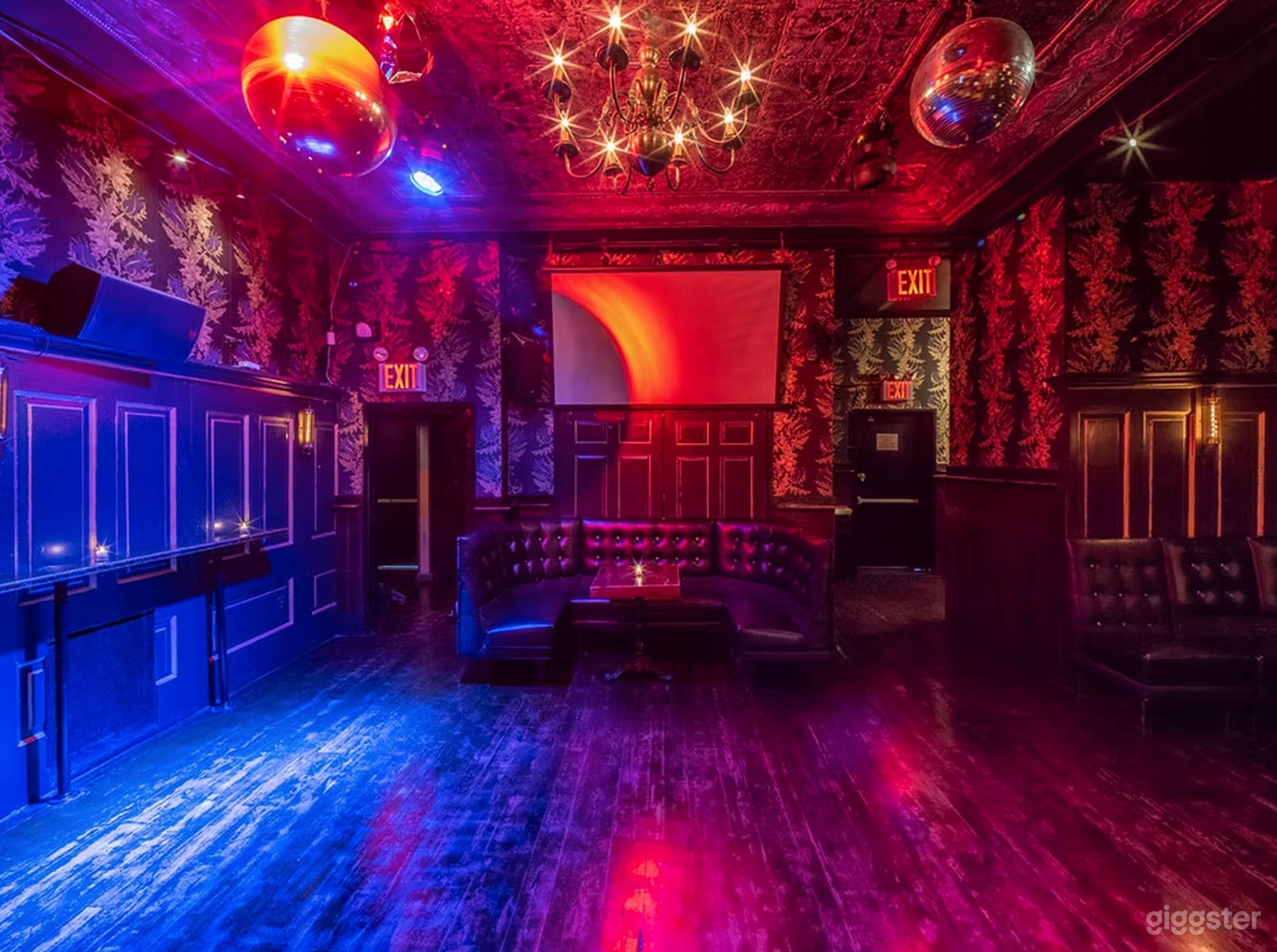 Bonbonniere – Exclusive Lower-Level VIP Lounge Photo 3