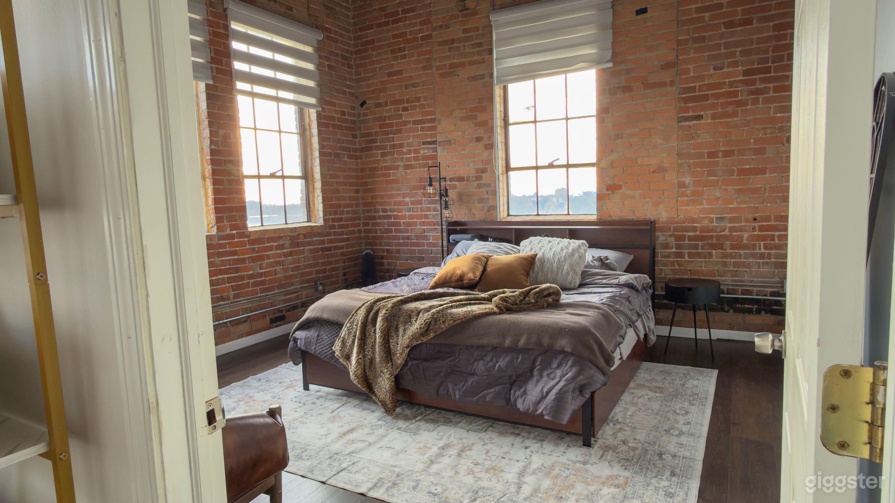 Stunning Industrial Loft with Unmatched Detroit Skyline View Photo 2