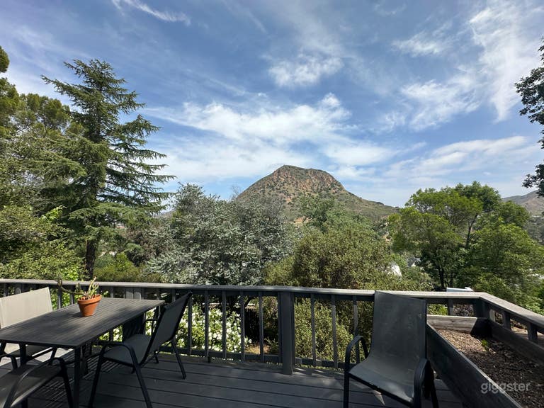  Santa Monica Mountain Retreat and Glam Homebase. 