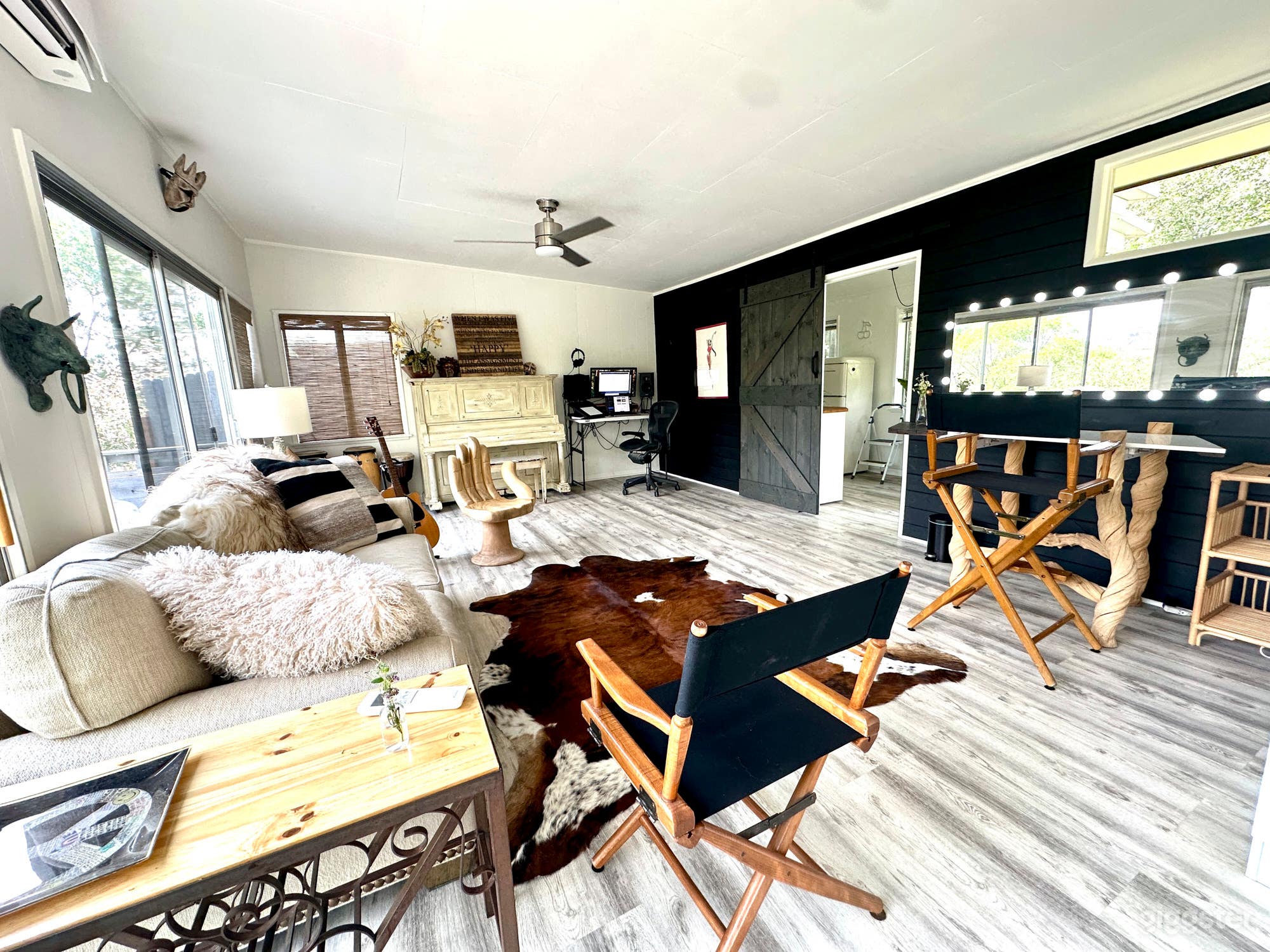 Santa Monica Mountain Retreat and Glam Homebase. Photo 4