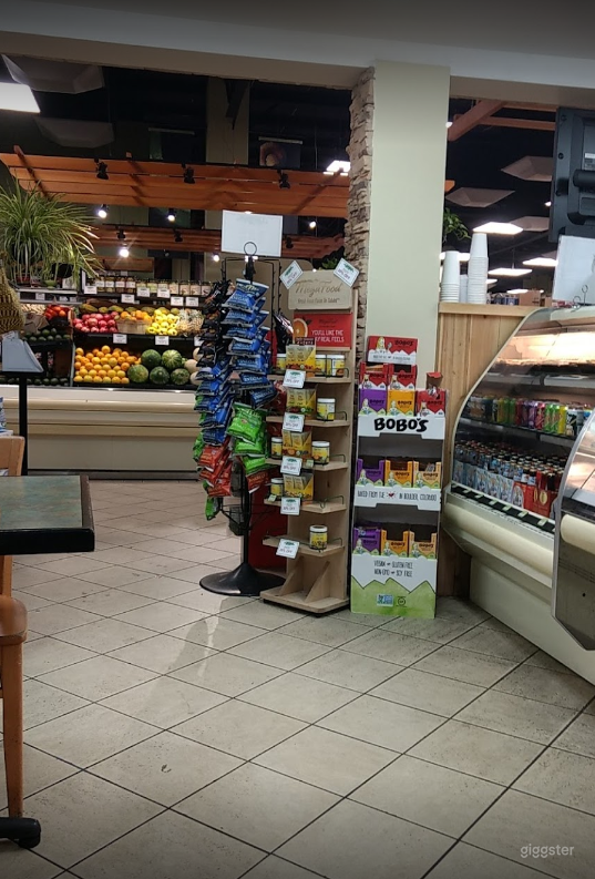  Spacious Health Food Store Perfect for Photoshoots and Productions in Oxnard 