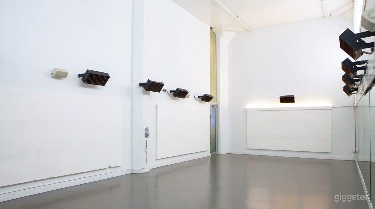 Bright, Versatile and Spacious Downtown Seattle Studio Photo 2