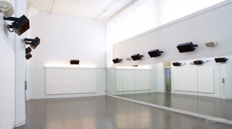  Bright, Versatile and Spacious Downtown Seattle Studio 