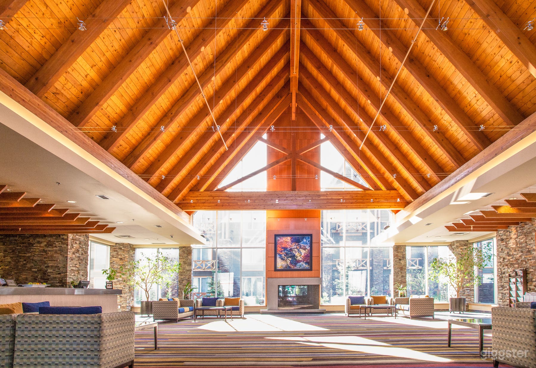 Extravagant Hotel and Convention Centre in Edmonton Photo 1