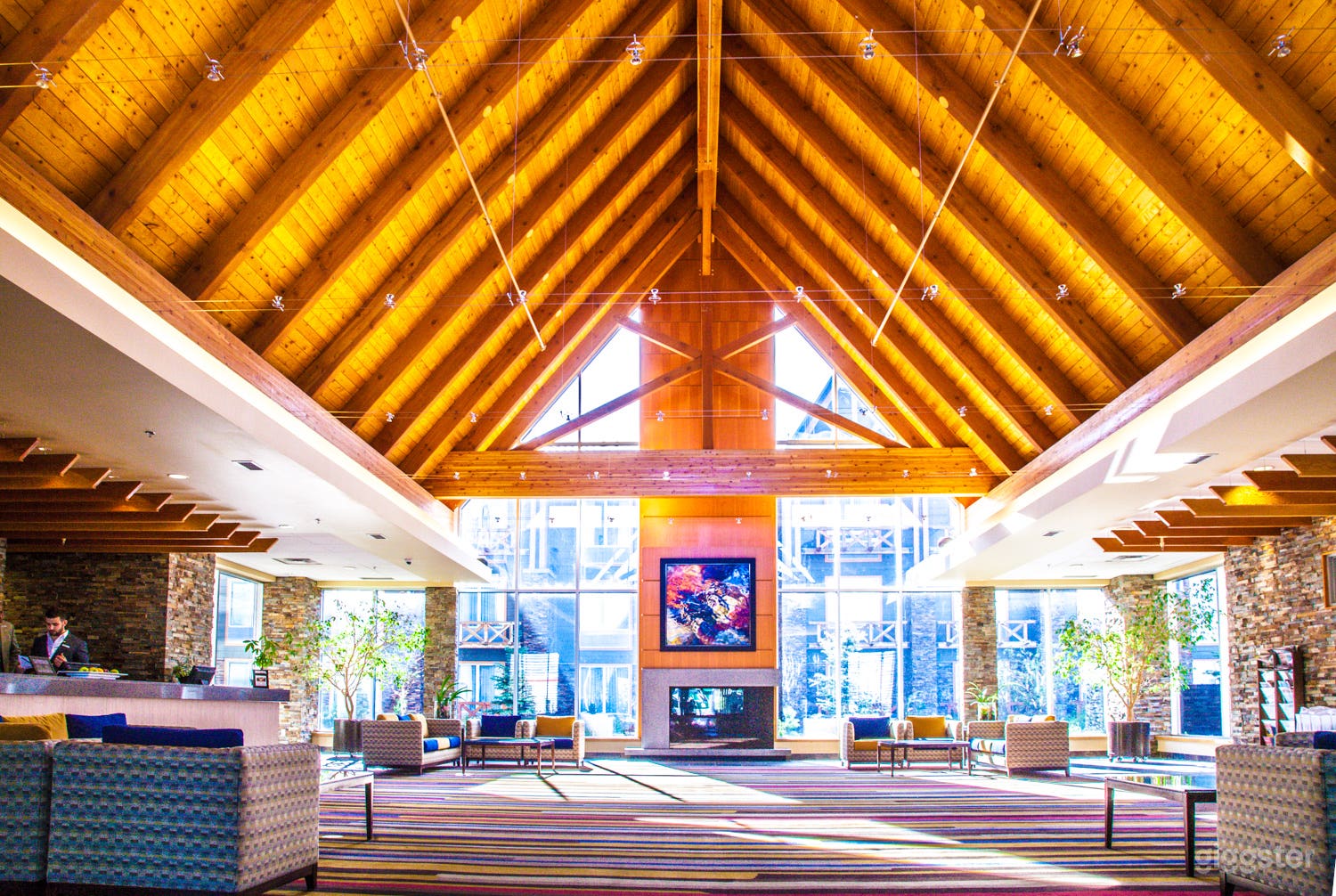 Extravagant Hotel and Convention Centre in Edmonton Photo 3