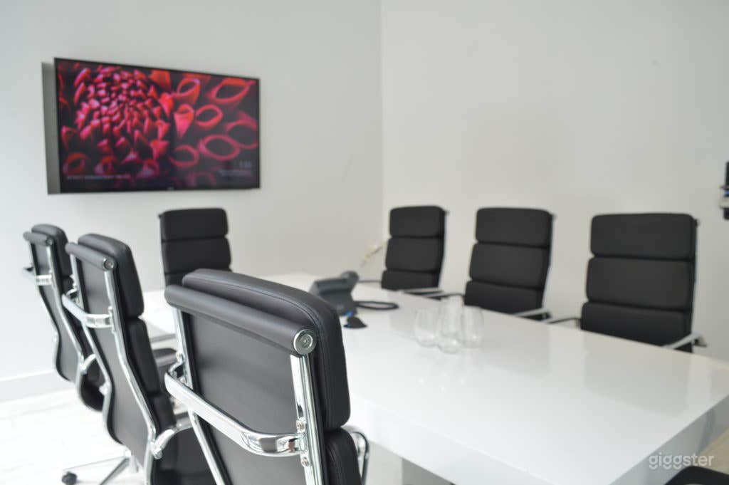 Conference Room for 1-8 Photo 4