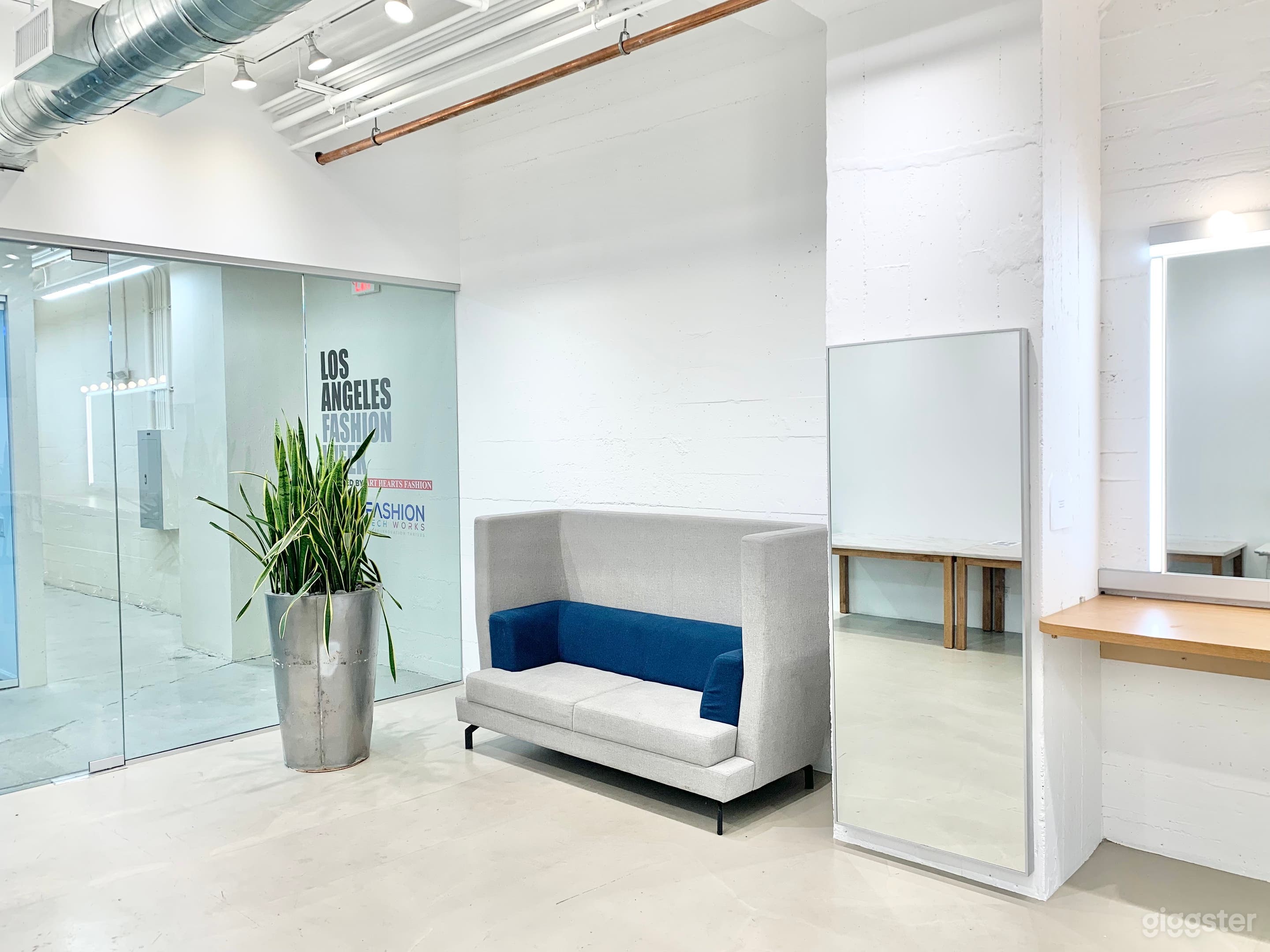 DTLA Fully equipped Photo and Videography Studio Photo 4