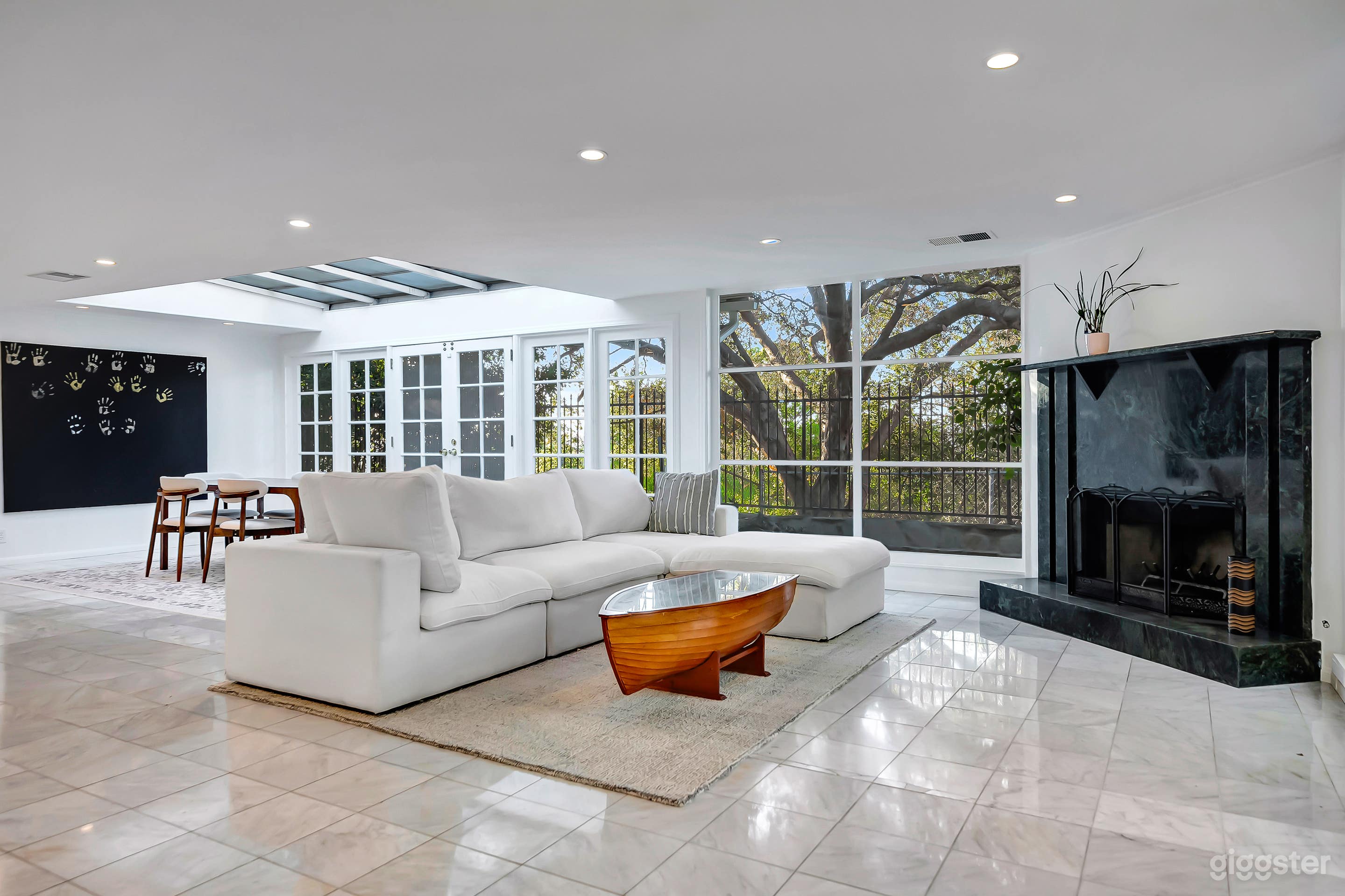 Bright Contemporary Home w/ Backyard Oasis & Skylights Photo 2