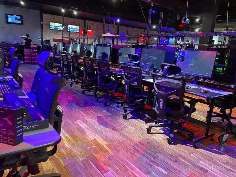  Salón y Arena de Esports (Alquiler completo) 