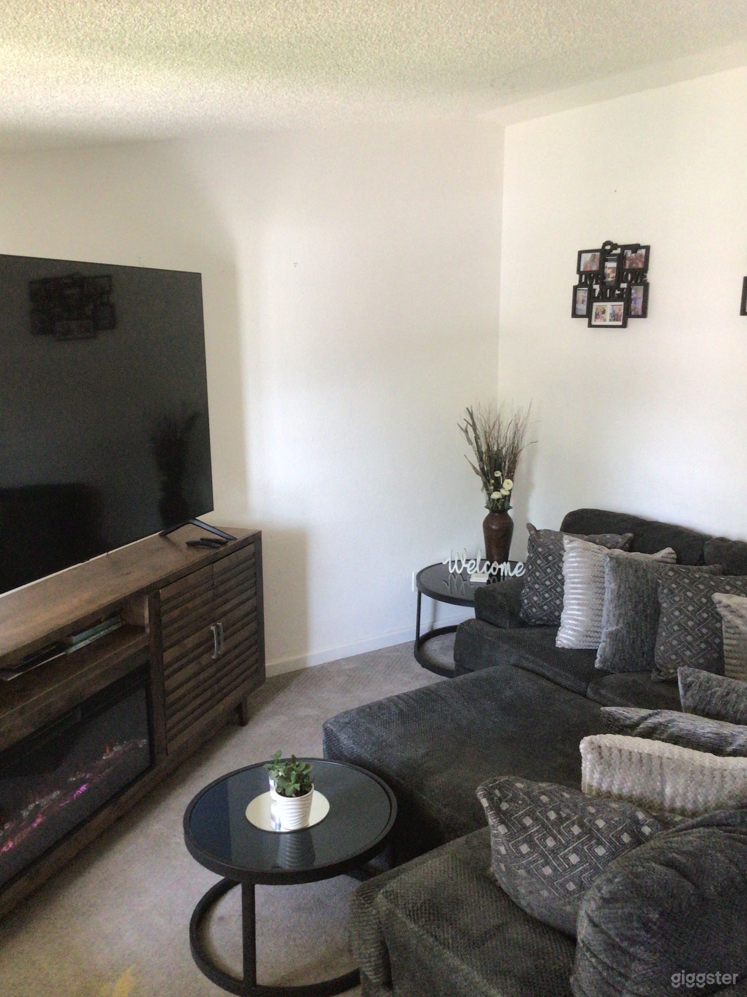 Sun drenched tri level-traditional charm Photo 3