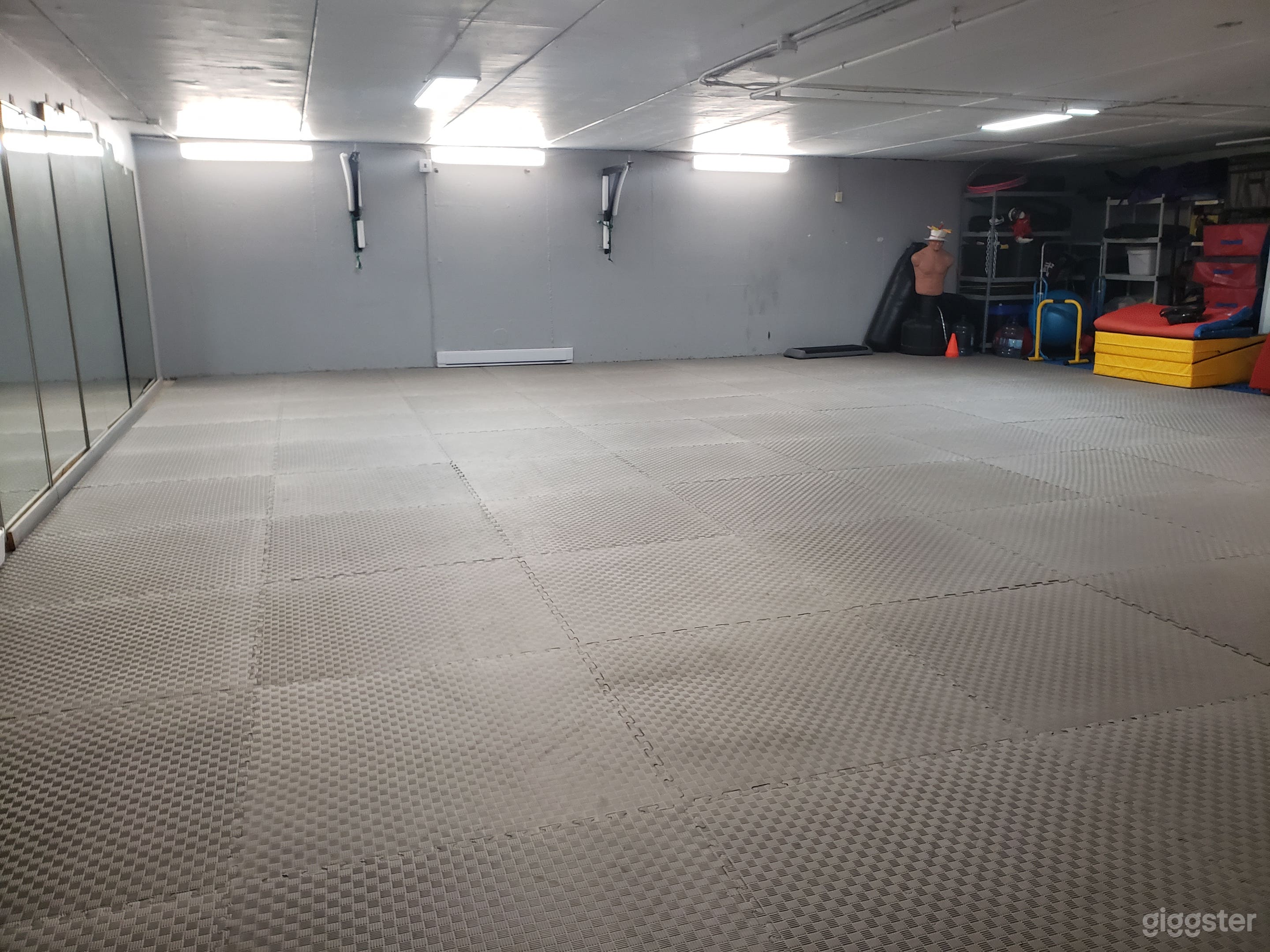 Dojo Style Matted Space For Rent Photo 3