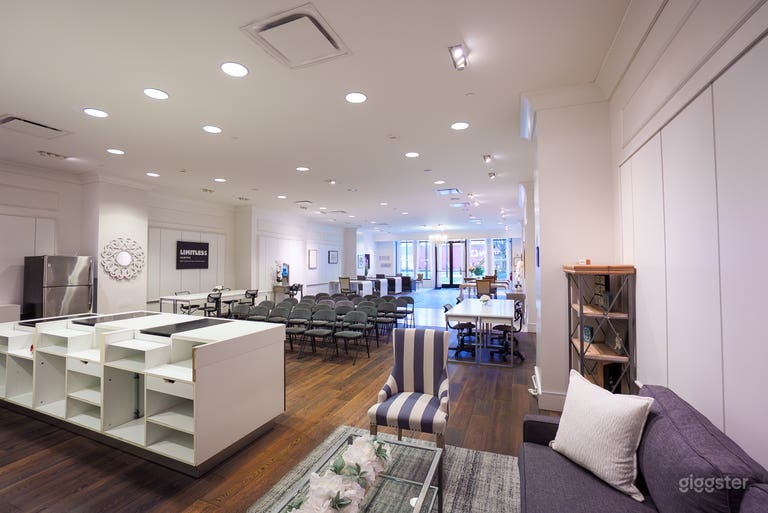  Elegant Office Space For Meetings & Video Shoots 