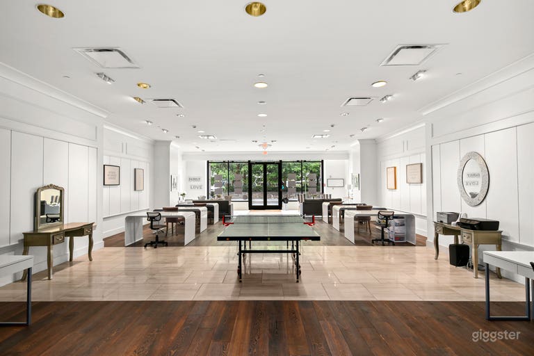  This is the view of the office facing the front of the entrance.  