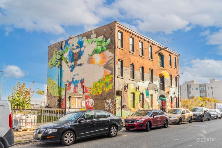  Shapira's ARTIST LOFT 