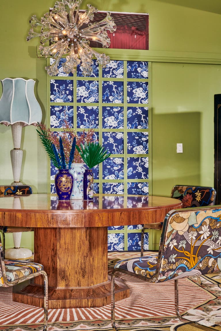  LARGE LOFT with CREATIVE DESIGN, ART & ANTIQUES 