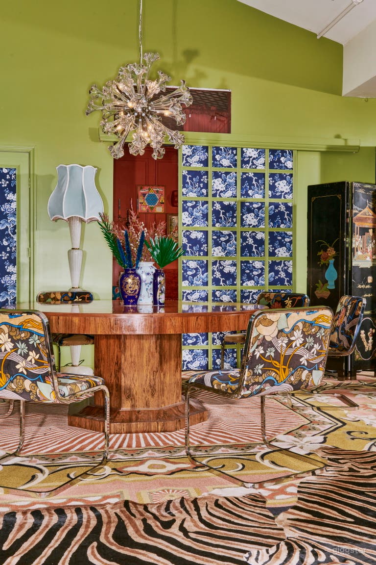  LARGE LOFT with CREATIVE DESIGN, ART & ANTIQUES 