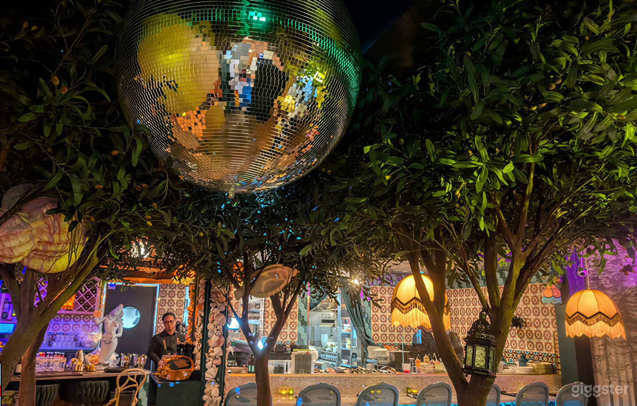 Chic Steak and Oyster Bar & Coastal-Inspired Event Venue Photo 3