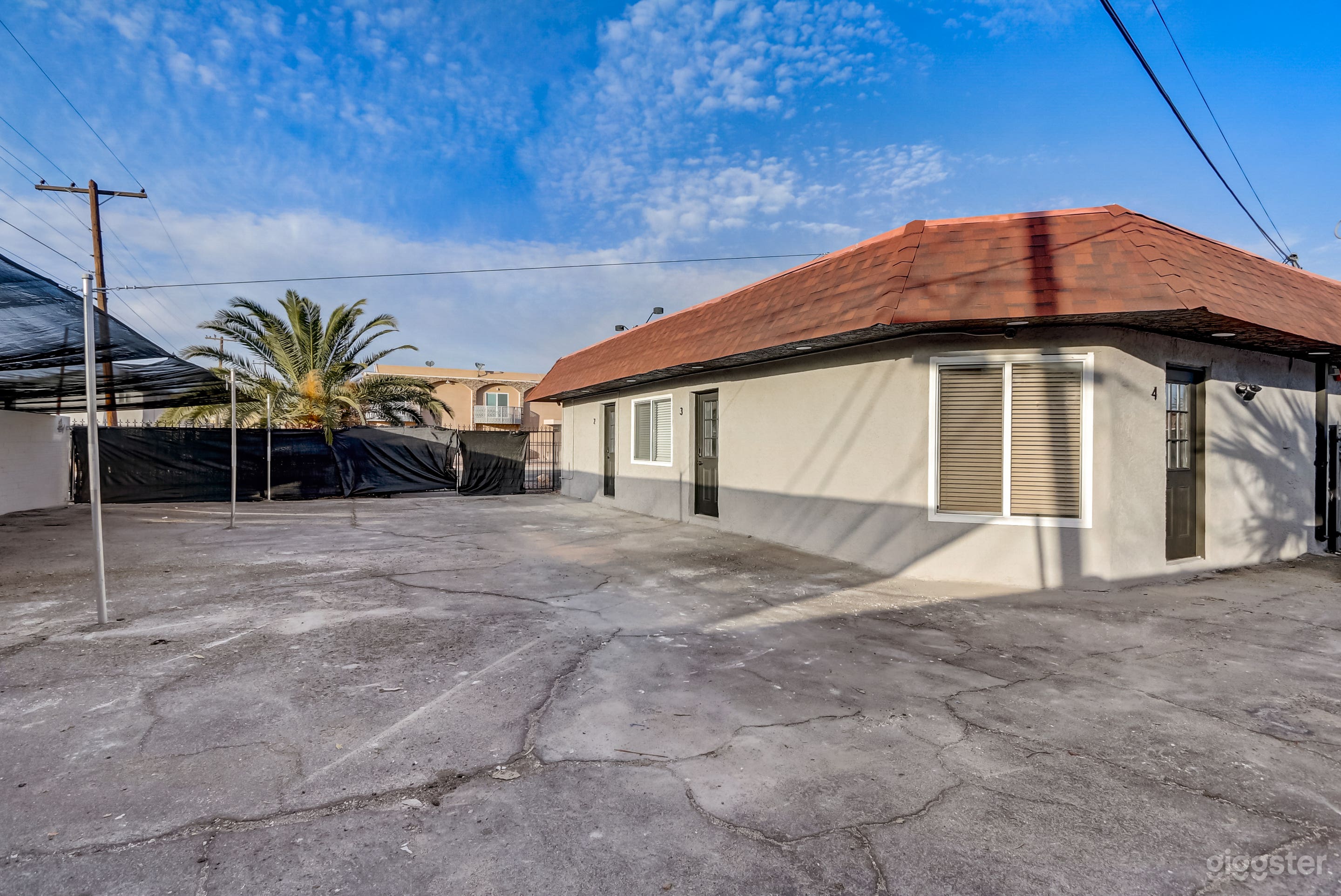 Skyline Views & Mural – Private Strip-View Shoot Location Photo 4